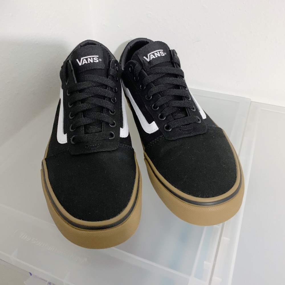Vans Old Skool Black and white with gum soles